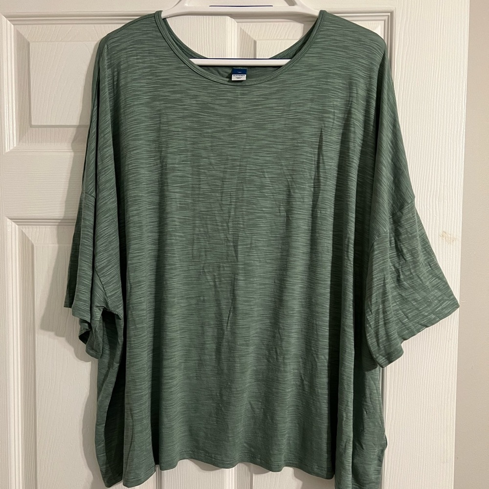 Old navy green size 2x luxe shirt